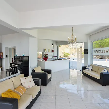 Apartment Loucerna Chania *
